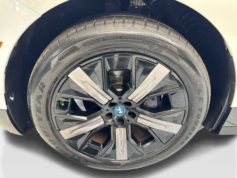 Used 2024 BMW iX xDrive50 w/ Premium Package AWD/4WD image 78