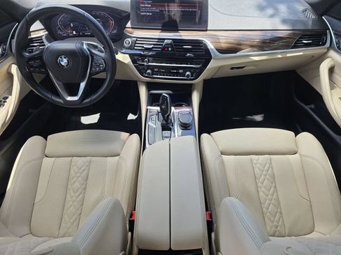 Used 2023 BMW 540i w/ Convenience Package RWD image 23
