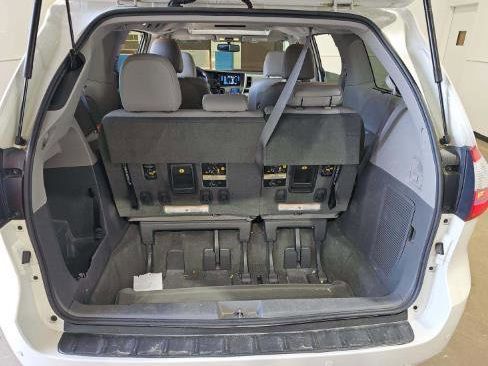Used 2016 Toyota Sienna XLE Premium FWD image 7