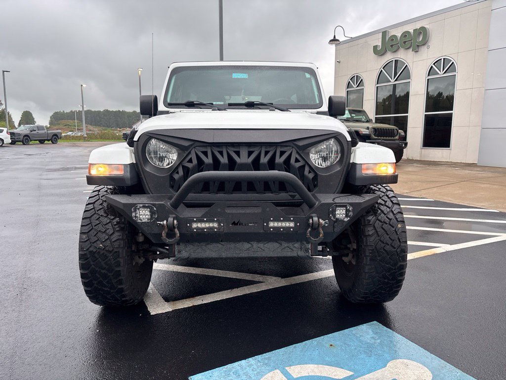 Used 2018 Jeep Wrangler Unlimited Sahara w/ Cold Weather Group AWD/4WD image 4