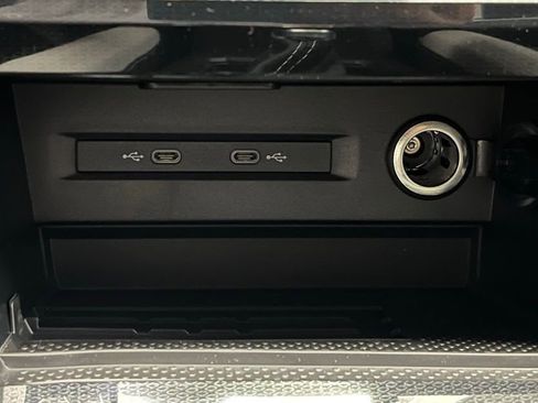 New 2025 Volkswagen Taos SE image 13