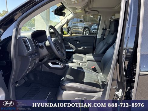 Used 2024 Nissan Frontier SL w/ Technology Package AWD/4WD image 10