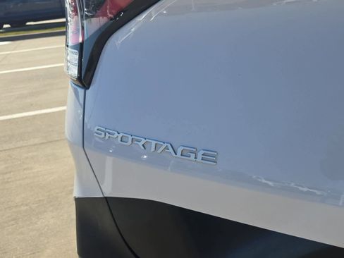 Used 2023 Kia Sportage EX image 11