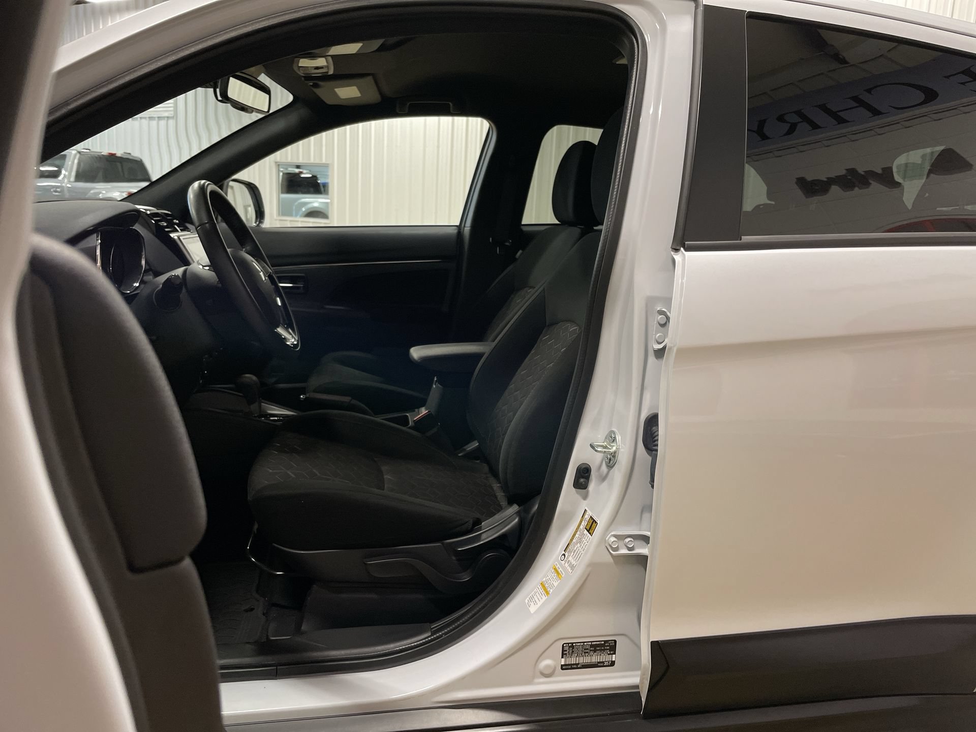 Used 2025 Mitsubishi Outlander Sport AWD image 14