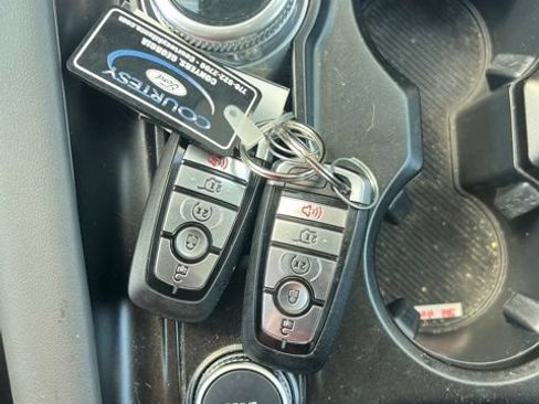 Used 2025 Ford Explorer Active w/ Active Comfort Package AWD/4WD image 9