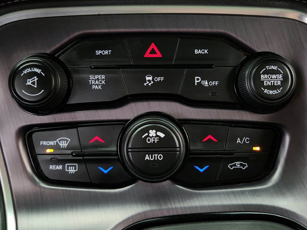 Used 2016 Dodge Challenger R/T Scat Pack w/ Driver Convenience Group RWD image 19