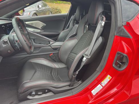 Used 2025 Chevrolet Corvette Stingray Premium Cpe w/ Z51 Performance Package RWD image 36
