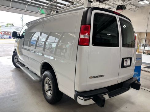 Used 2024 Chevrolet Express 2500 w/ Driver Convenience Package RWD image 5