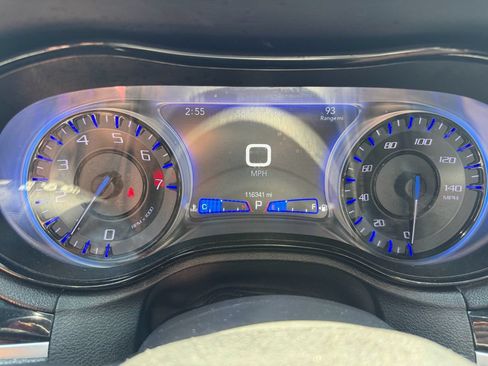 Used 2019 Chrysler 300 S AWD/4WD image 34
