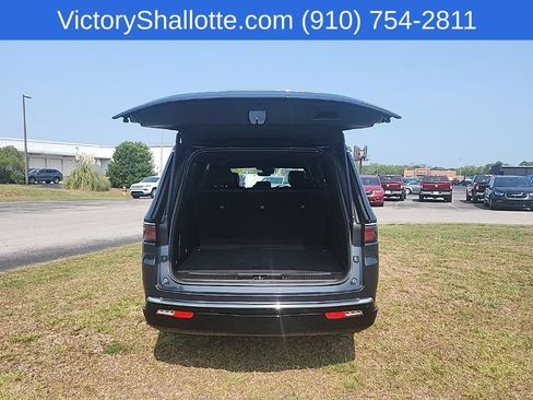 Certified 2024 Jeep Wagoneer L Series II w/ Flexible Seating Group AWD/4WD image 30