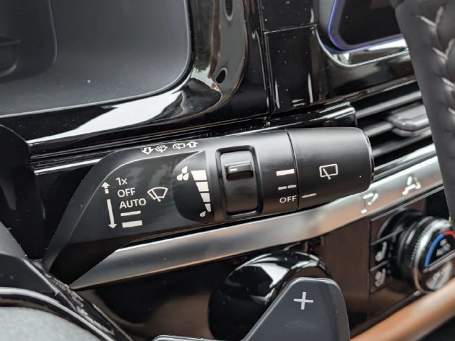 Used 2026 Nissan Pathfinder Platinum w/ Cargo Package FWD image 27