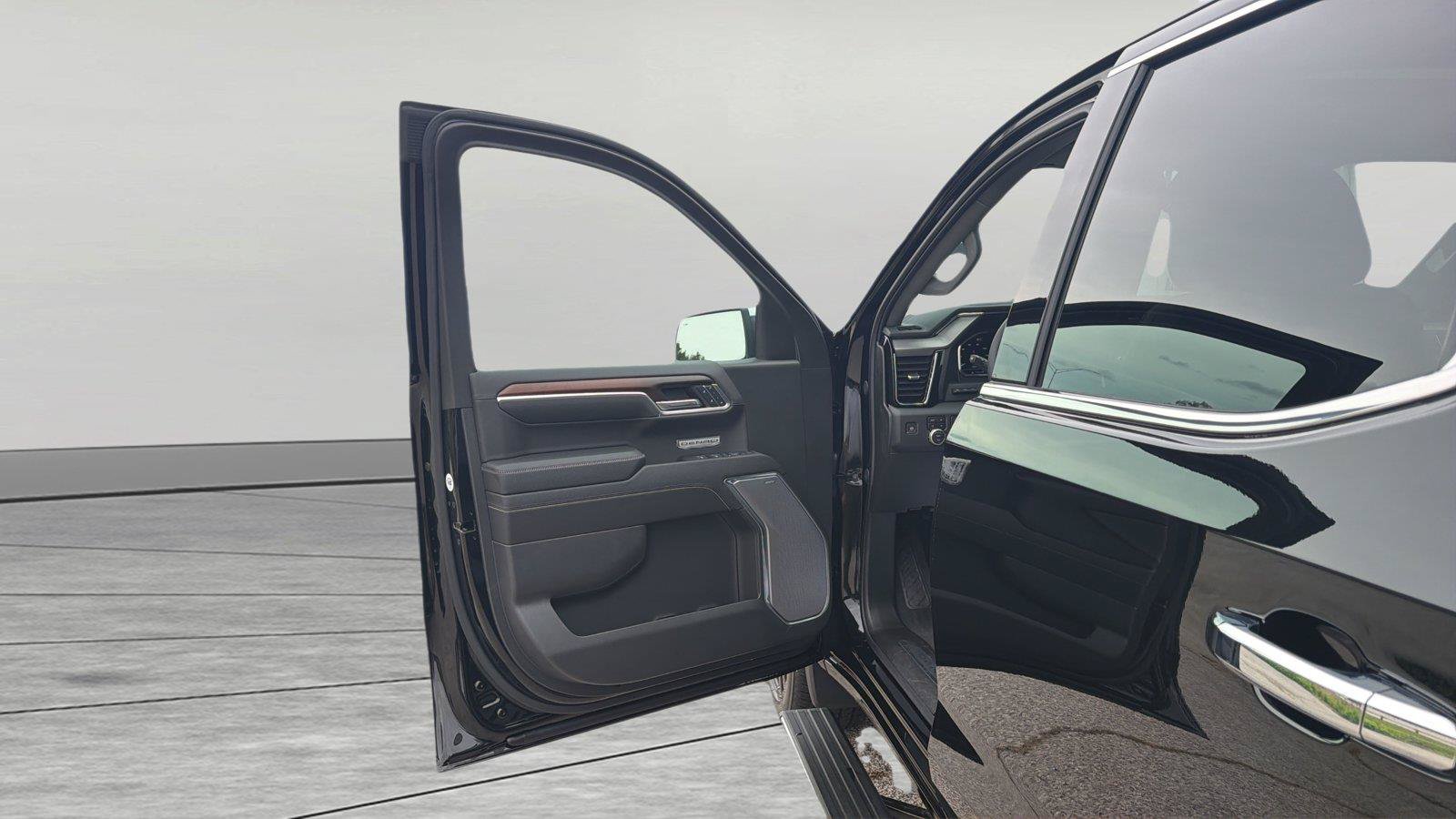 Used 2024 GMC Sierra 1500 Denali AWD/4WD image 16