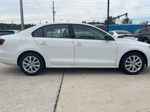 Used 2016 Volkswagen Jetta SE FWD image 6