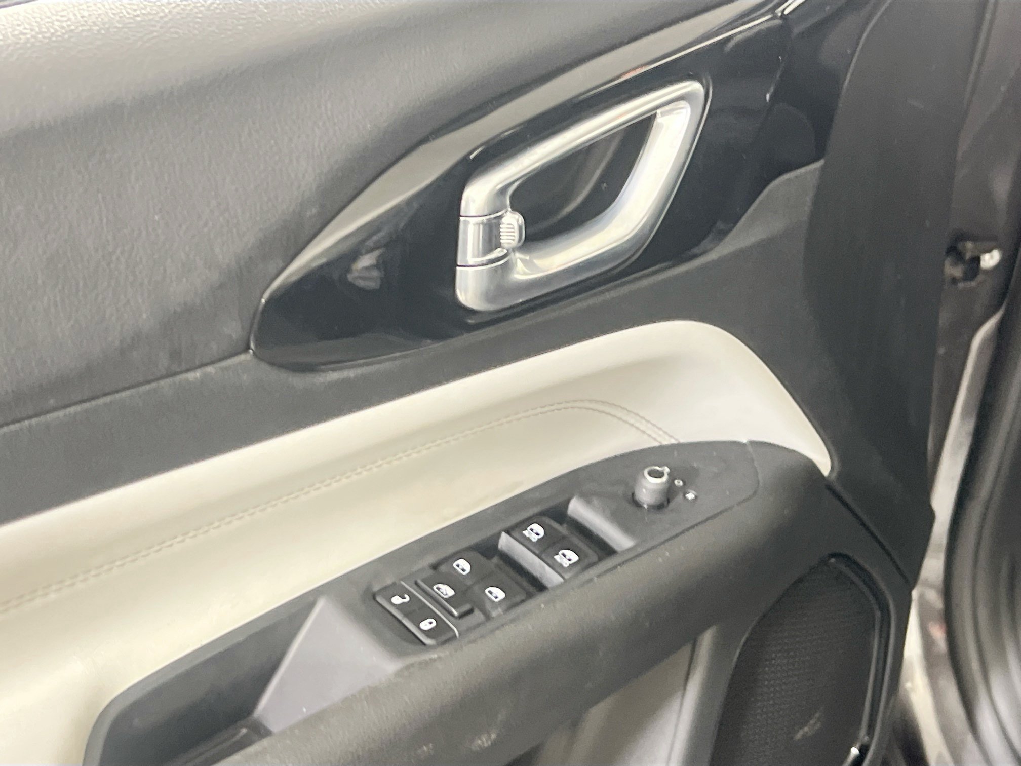Used 2023 Jeep Compass Limited AWD/4WD image 17