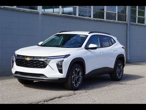 New 2025 Chevrolet Trax LT w/ LT Convenience Package image 1