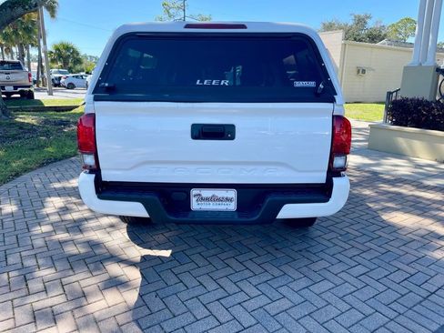 Used 2019 Toyota Tacoma SR image 4