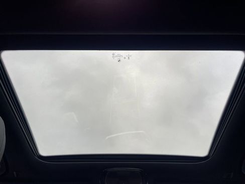 Used 2021 BMW 330i xDrive Sedan w/ Convenience Package image 24