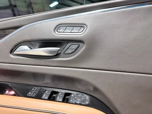Used 2021 Cadillac Escalade ESV Sport w/ Driver Assist Tech Package RWD image 24