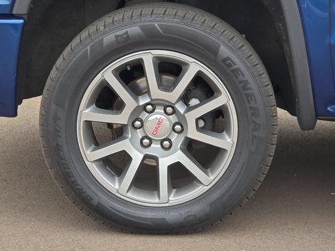 Used 2016 GMC Sierra 1500 Denali w/ Enhanced Driver Alert Package AWD/4WD image 25