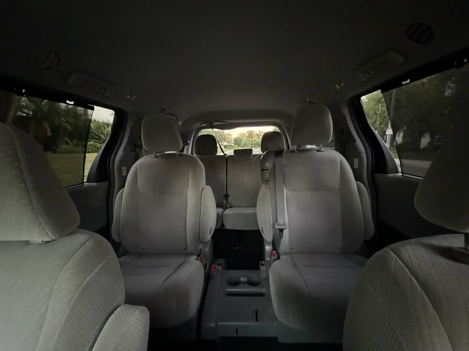 Used 2017 Toyota Sienna LE FWD image 28