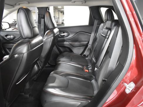 Used 2015 Jeep Cherokee Trailhawk w/ Cold Weather Group image 12