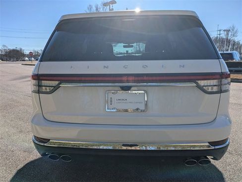 Certified 2022 Lincoln Aviator Reserve image 4