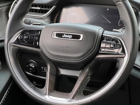 Used 2022 Jeep Grand Cherokee L Overland w/ Luxury Tech Group IV image 26