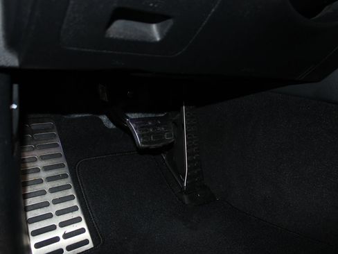 Used 2018 Kia Stinger GT1 image 9