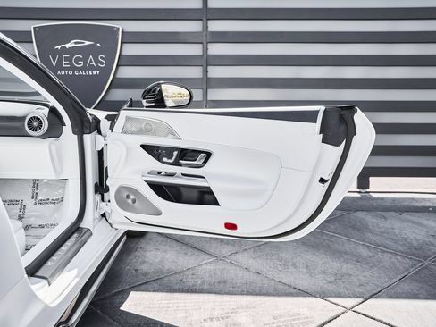 Used 2026 Mercedes-Benz Maybach SL 680 image 31
