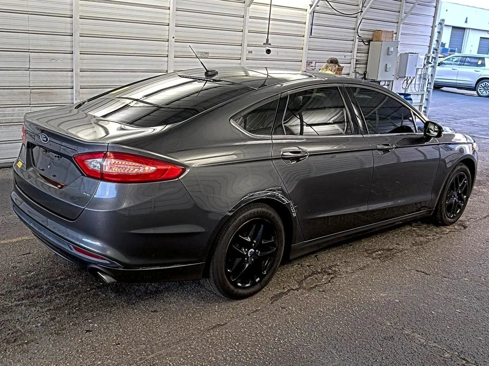 Used 2016 Ford Fusion SE FWD image 7