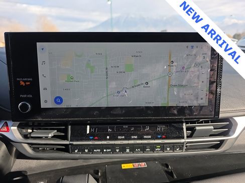 Used 2025 Toyota Sienna Platinum image 14