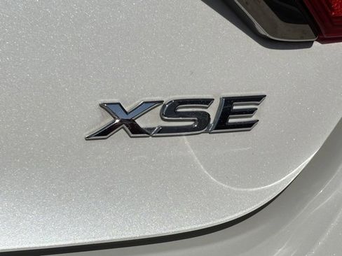 Used 2017 Toyota Camry XSE w/ Moonroof Package image 5