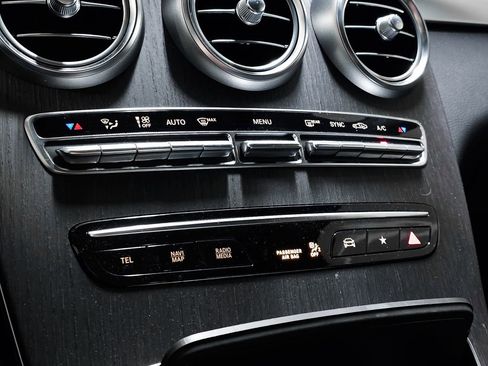 Used 2022 Mercedes-Benz GLC 300 4MATIC image 33