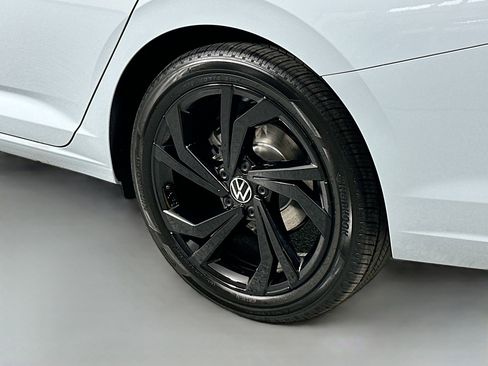 New 2025 Volkswagen Jetta SE image 8