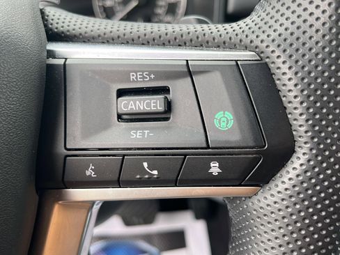 Used 2025 Mitsubishi Outlander SE AWD/4WD image 15