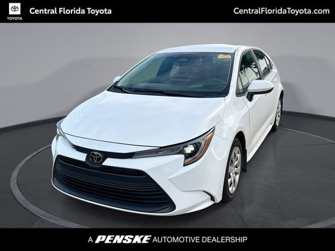 Used 2026 Toyota Corolla LE FWD image 1