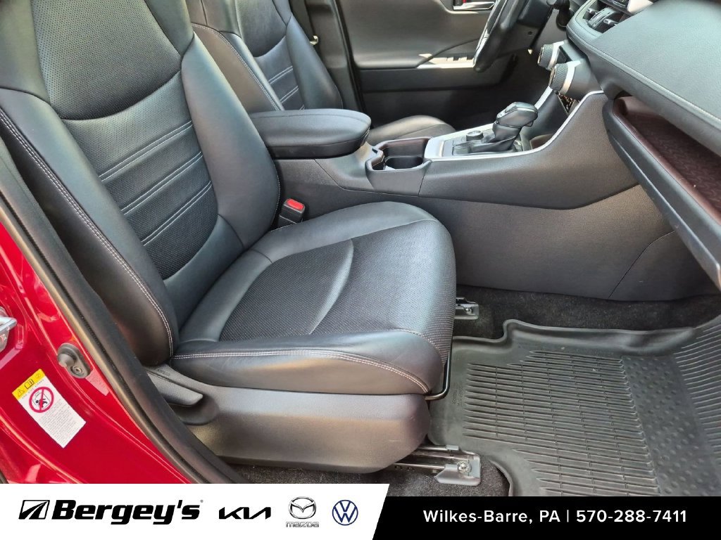 Used 2019 Toyota RAV4 Limited w/ Advanced Technology Package AWD/4WD image 27