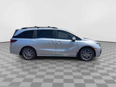 New 2026 Honda Odyssey Touring image 9