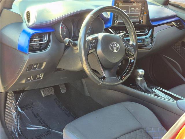 Used 2020 Toyota C-HR XLE FWD image 9