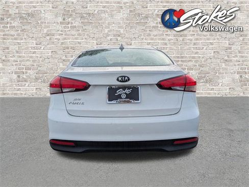 Used 2017 Kia Forte LX image 5