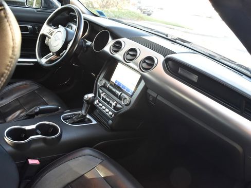 Used 2019 Ford Mustang Premium image 28