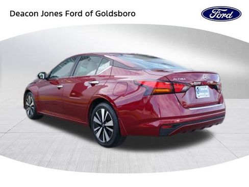 Used 2022 Nissan Altima 2.5 SV image 5