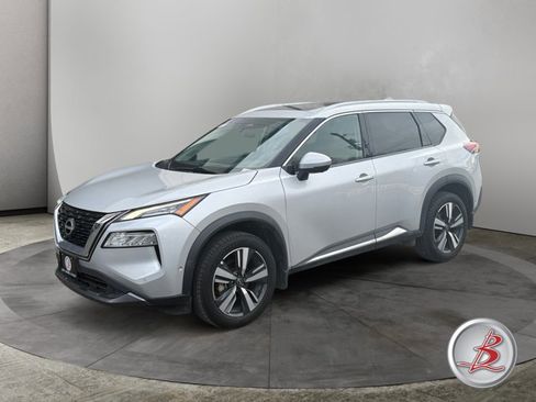 Used 2023 Nissan Rogue SL w/ SL Premium Package image 2