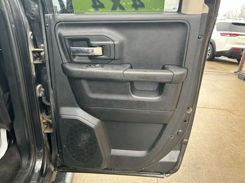 Used 2017 RAM 1500 Sport w/ Black Ram 1500 Sport Group image 15