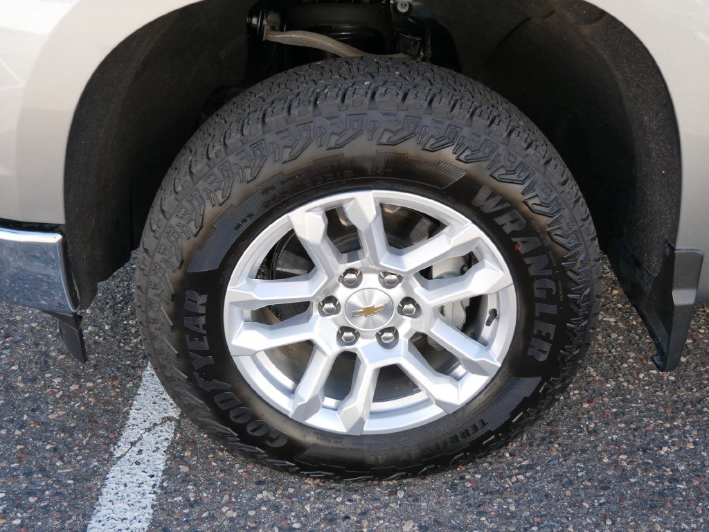 Used 2025 Chevrolet Silverado 1500 LT w/ Z71 Off-Road Package AWD/4WD image 8
