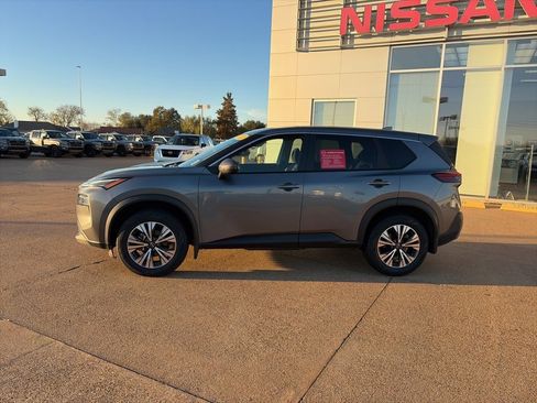 Certified 2022 Nissan Rogue SV image 2