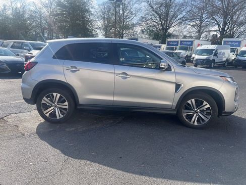 Used 2025 Mitsubishi Outlander Sport SE image 4