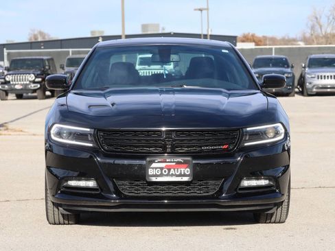 Used 2022 Dodge Charger SXT w/ Blacktop Package image 2