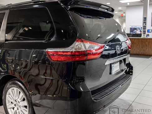 Used 2016 Toyota Sienna Limited Premium w/ Protection Package image 14