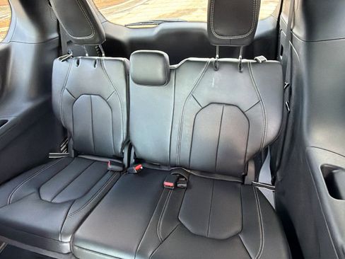 New 2026 Chrysler Pacifica Select image 19